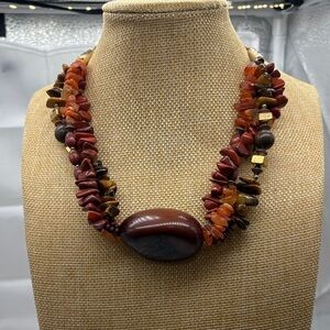 Chic Multi-Stone Necklace in Red and Brown
